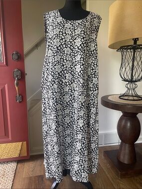 CJ Banks Tank Style  Dress Black&White Floral Sleeveless Drop Waist Pockets 3X